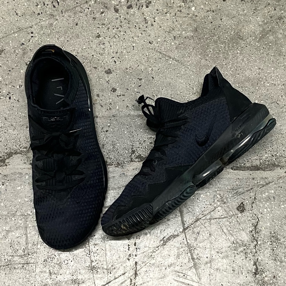 Nike LeBron 16 Low Triple Black CI2668-002 Size 13 - Picture 13 of 15